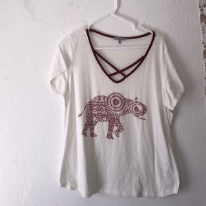 XL white and maroon elephant graphic tee